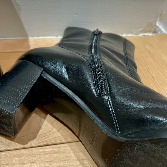 PAUL GREEN Munchen Black Boots
Size: 7. Used. Great Condition. - Picture 2 of 6